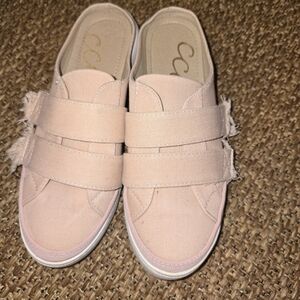 Ccocci pink Moxie velcro canvas slip ons. Women's 7